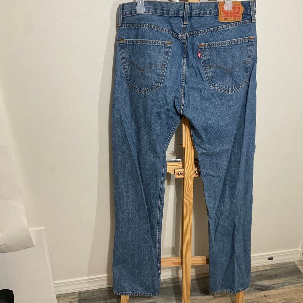 Levi’s 501 36x36 button closure jeans 100% cotton - Picture 2 of 10